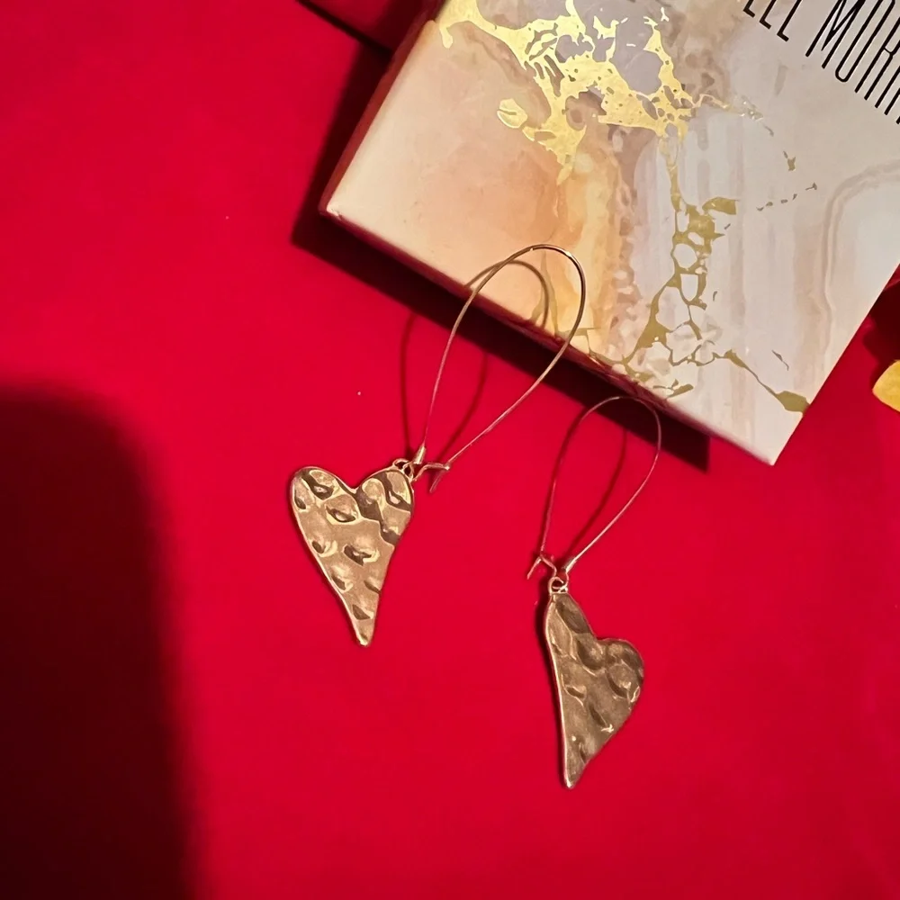 Robert Lee Morris - heart‎ earrings 2 3/4 in Gold bronze